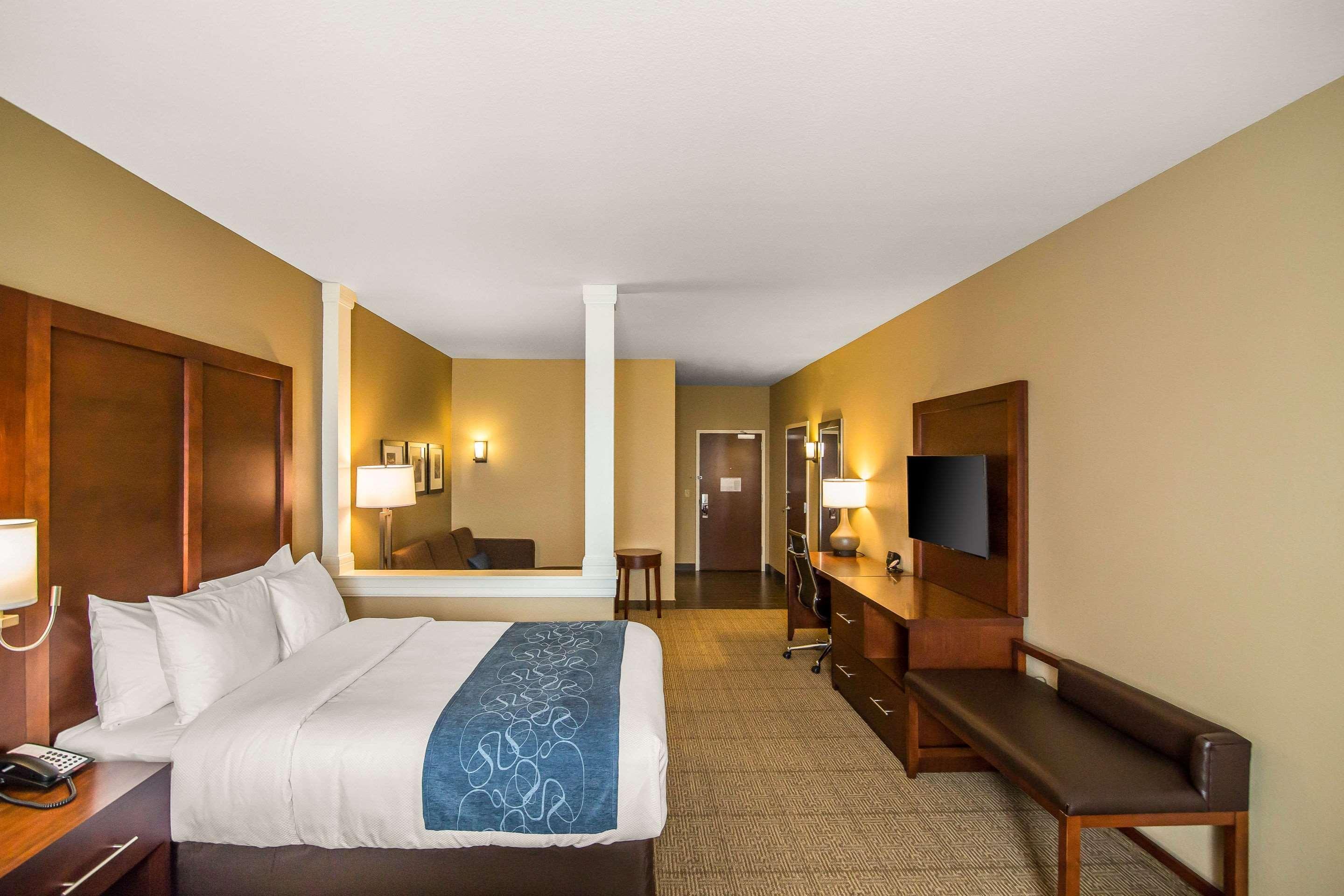 Comfort Suites - Додж-Сіті Екстер'єр фото
