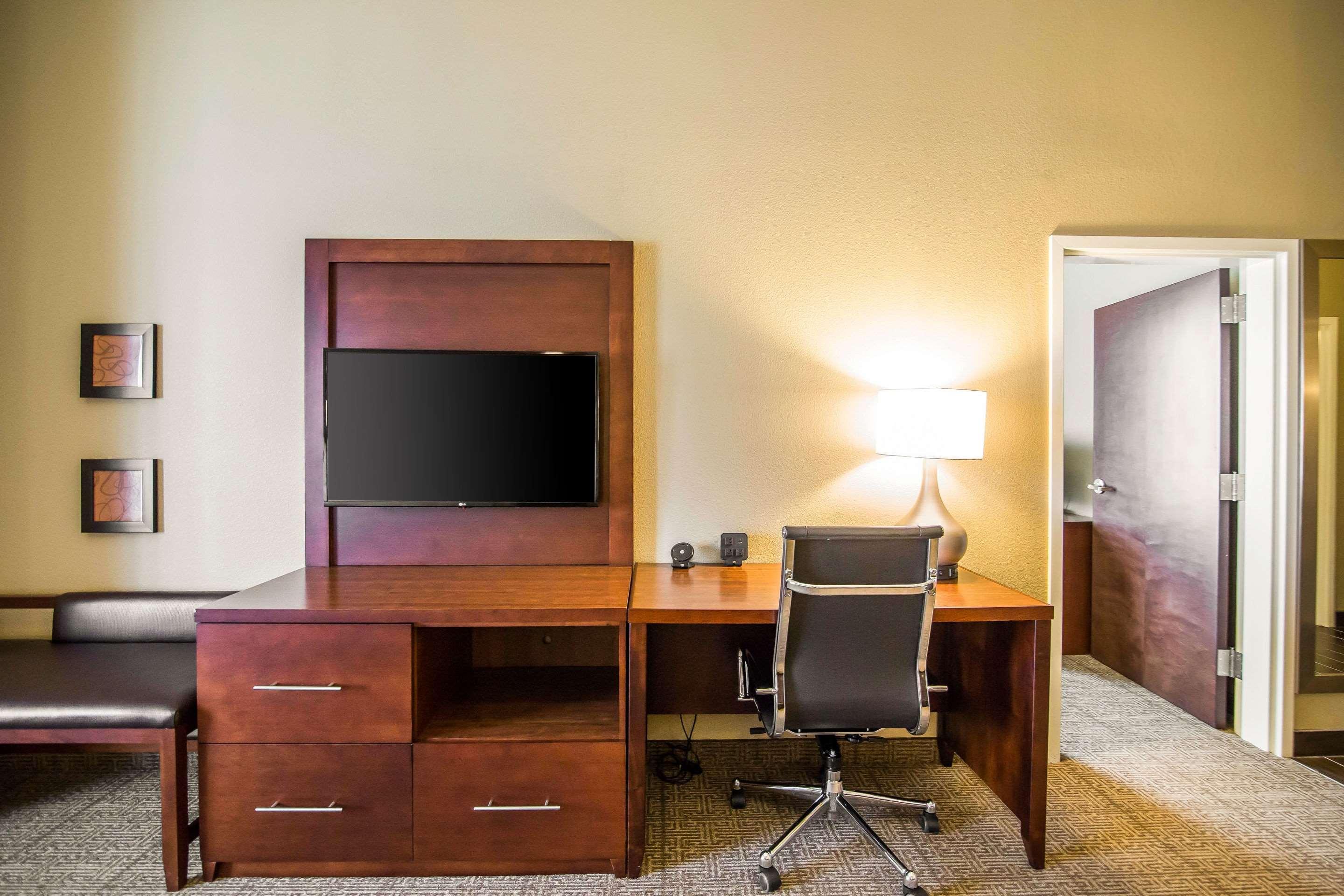Comfort Suites - Додж-Сіті Екстер'єр фото