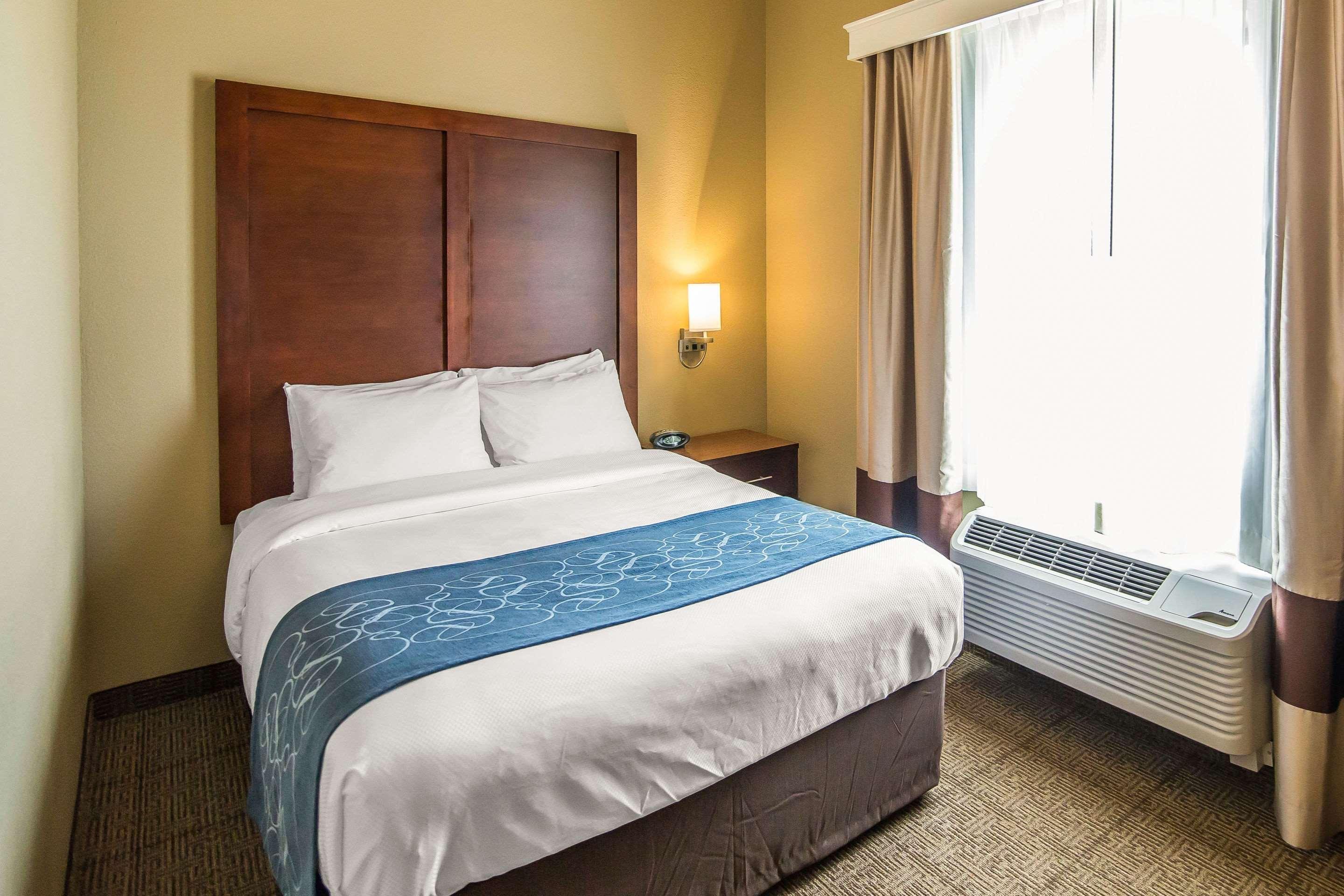 Comfort Suites - Додж-Сіті Екстер'єр фото