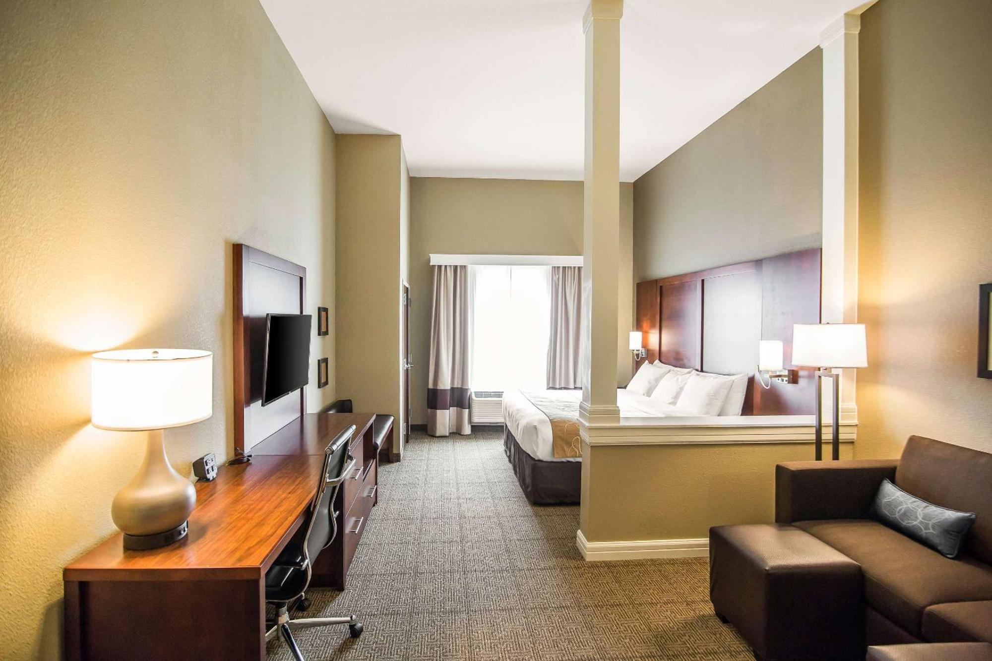 Comfort Suites - Додж-Сіті Екстер'єр фото