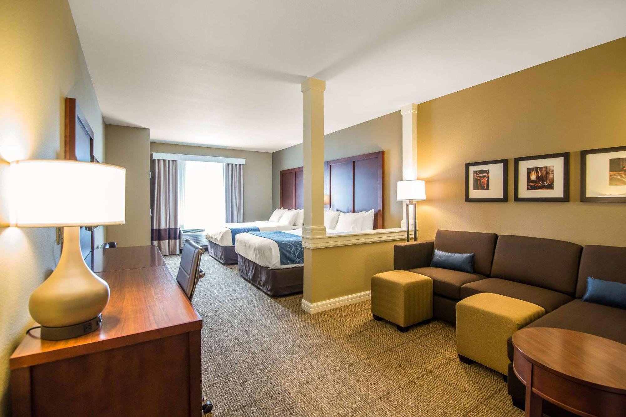 Comfort Suites - Додж-Сіті Екстер'єр фото