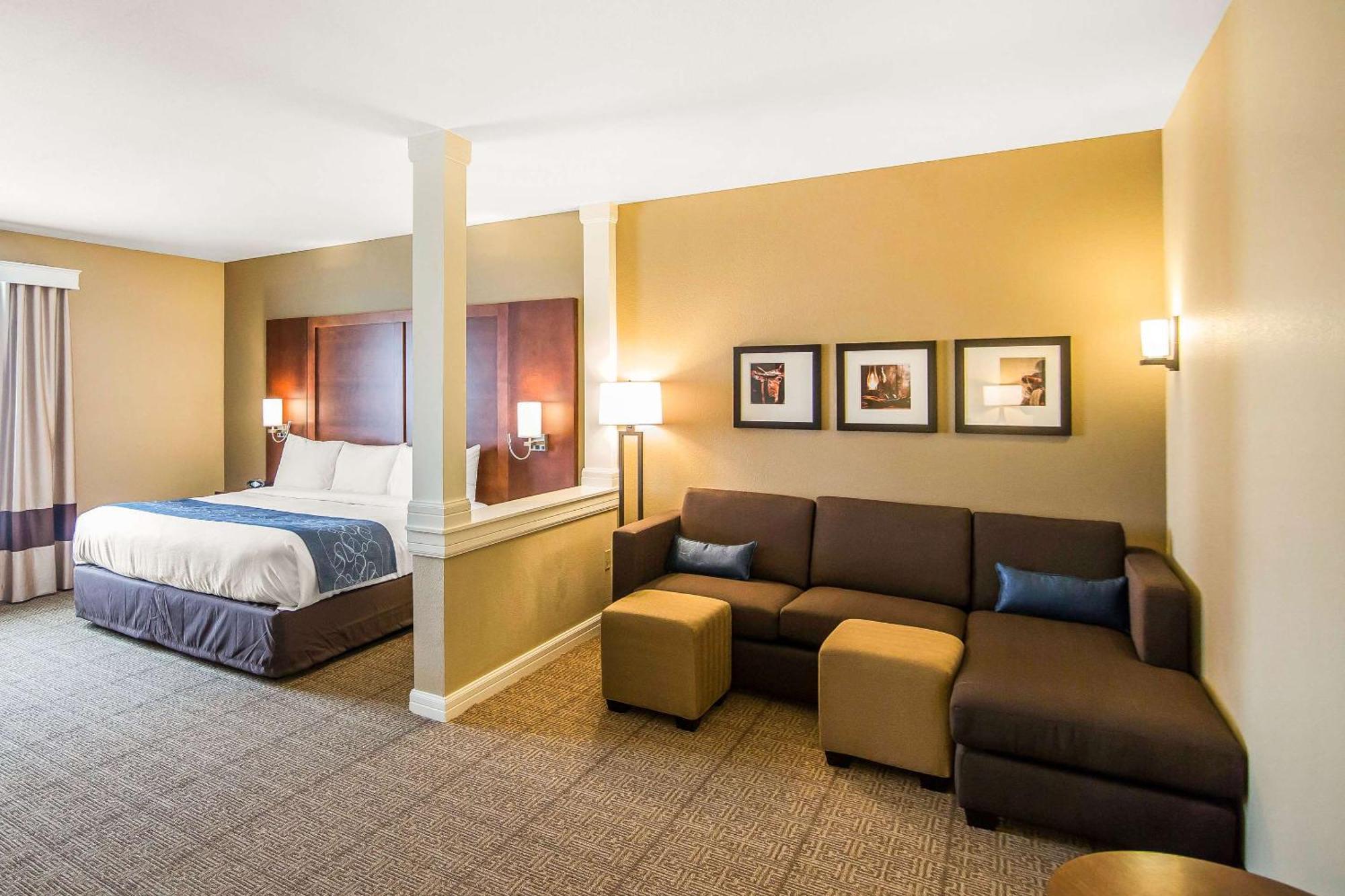 Comfort Suites - Додж-Сіті Екстер'єр фото