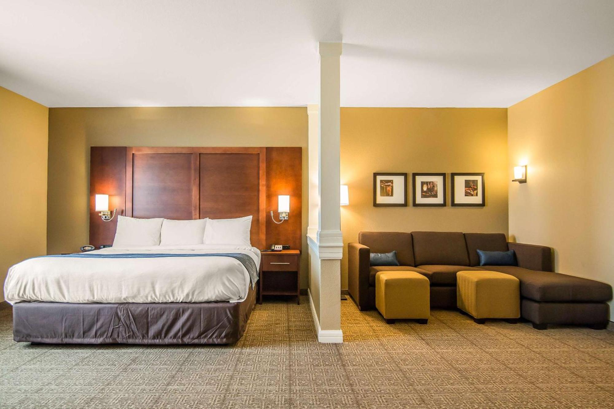Comfort Suites - Додж-Сіті Екстер'єр фото