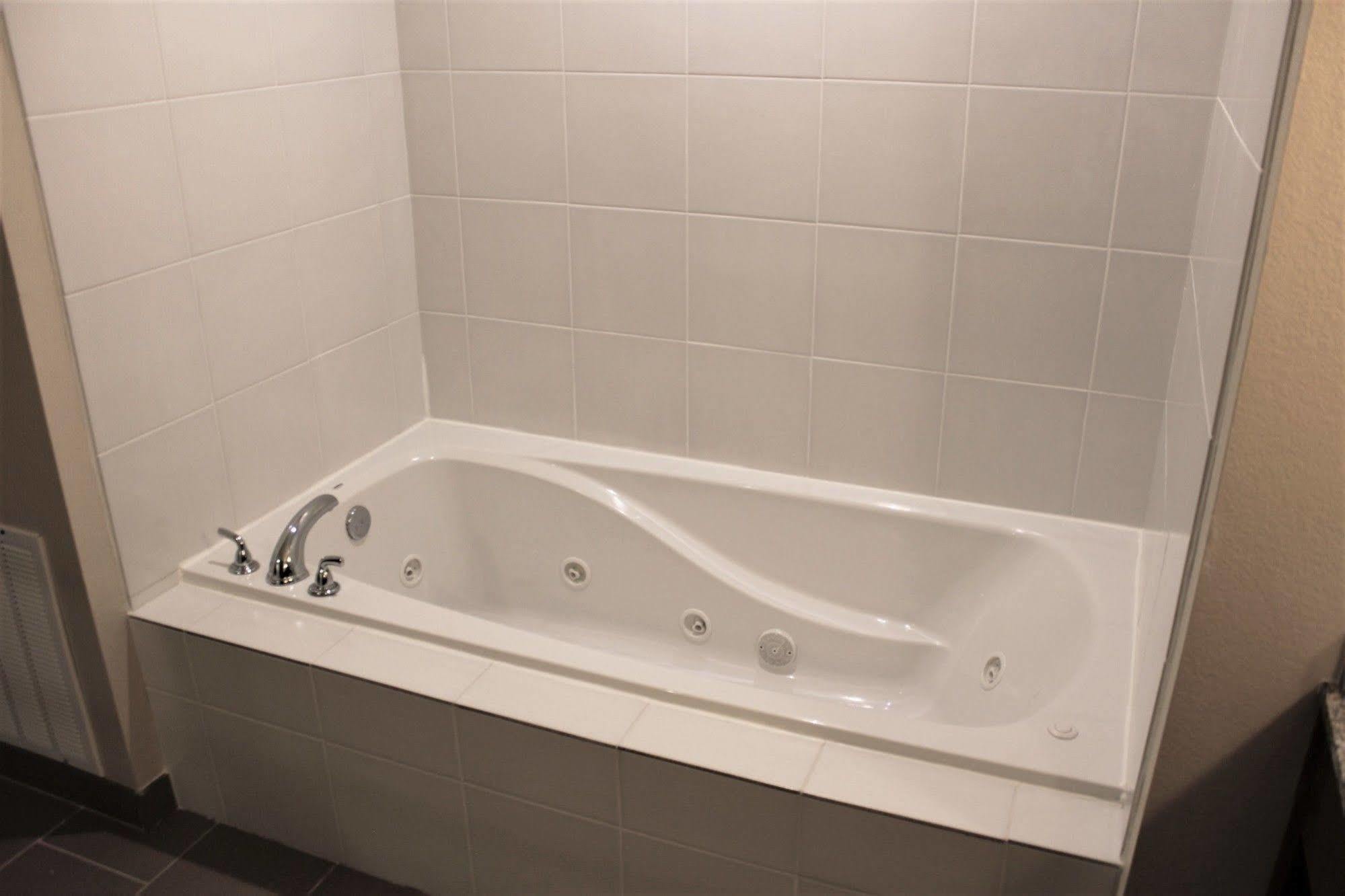 Comfort Suites - Додж-Сіті Екстер'єр фото