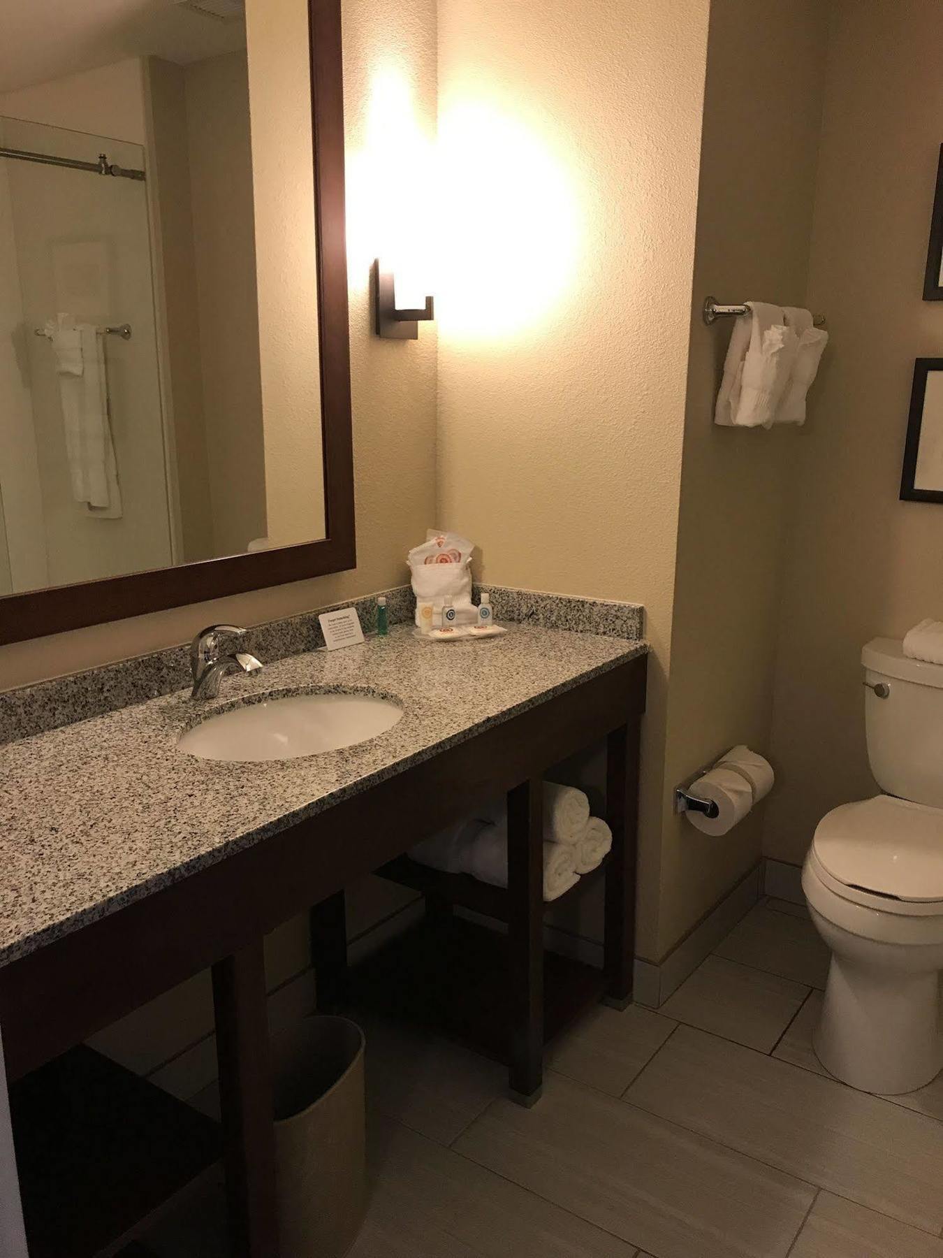 Comfort Suites - Додж-Сіті Екстер'єр фото